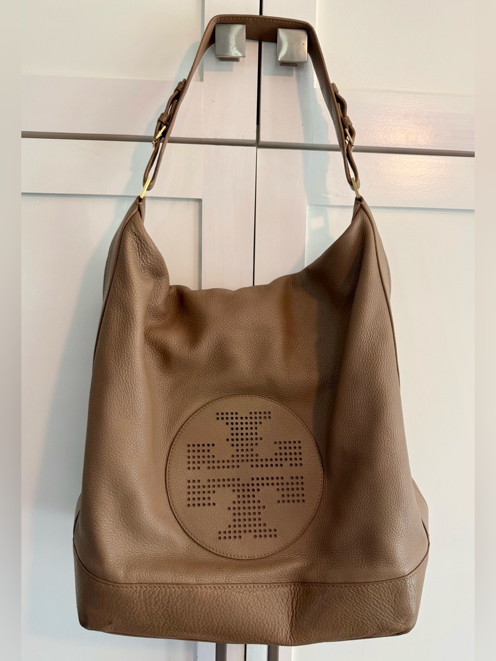 Tory Burch Kipp Perforated Logo Leather Hobo Bag Tan Taupe Excellent